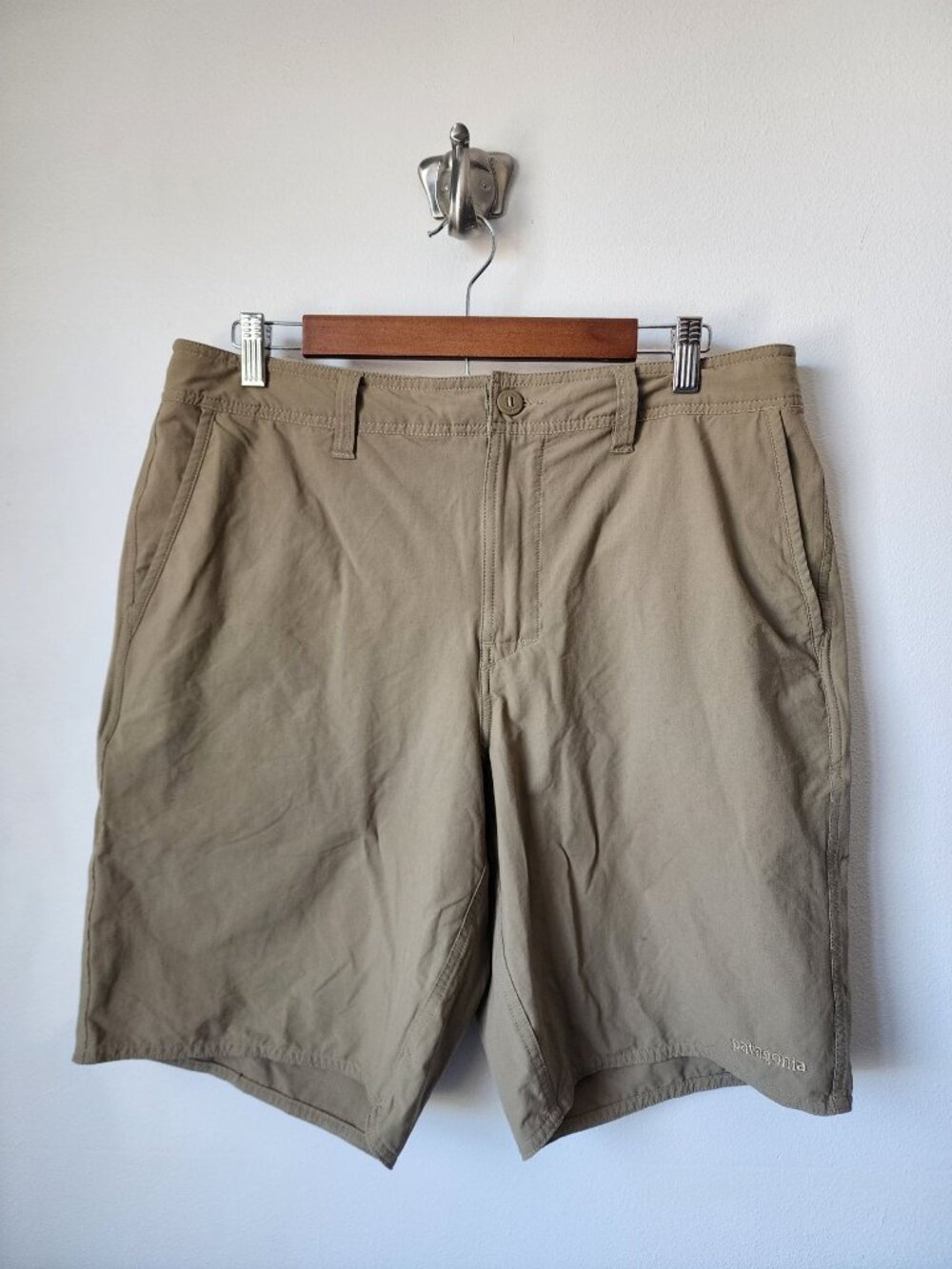 Patagonia classic tan Wavefarer stretch walk shorts 20" 35